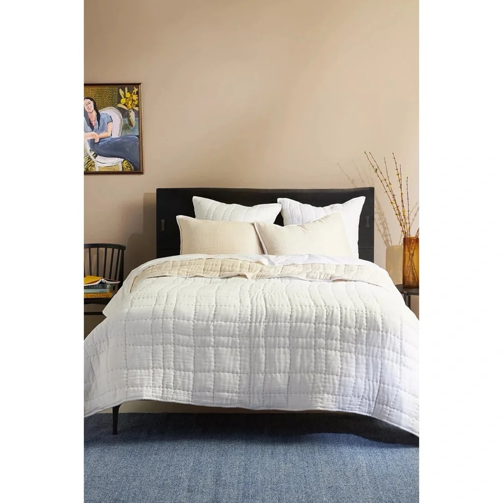 Anthropologie Reversible Airy Gauze Kantha Stitch Quilt White Creme Queen